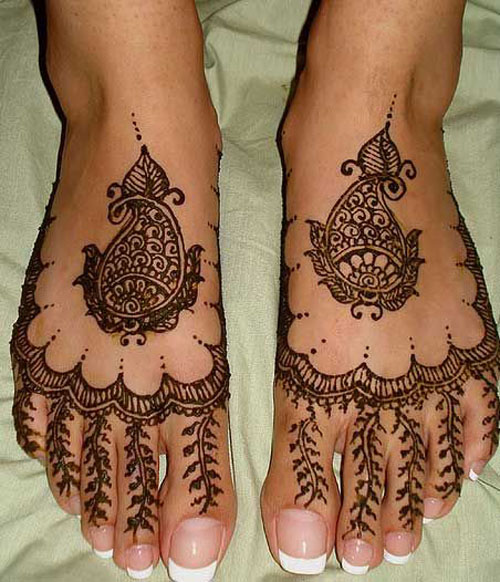 Enkle fod Mehndi -designs