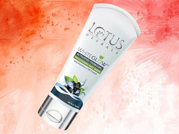 Lotus Herbals Whiteglow Activated Charcoal Brightening Facewash