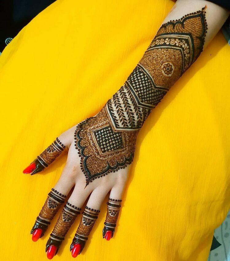 Smukke pakistanske fancy Mehndi designs