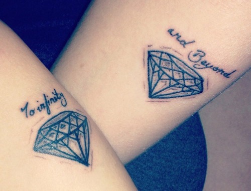 Gyémánt tetoválás szavakkal