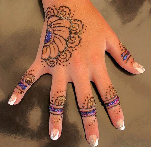 Smukt Glitter Mehandi Design