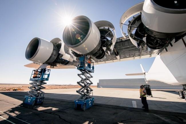 Stratolaunch, maailman suurin lentokone, läpäisi menestyksekkäästi jättiläisen moottorin testilennon