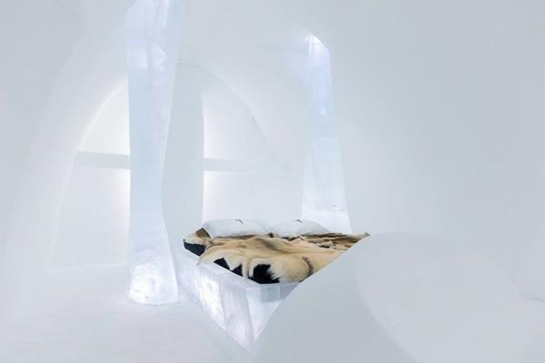 ice hotel ruotsi parivuode art suite