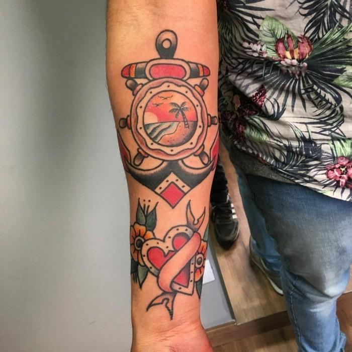 suuret miehet tatuointi kyynärvarren ankkurikuvio