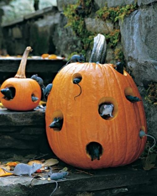 halloween -ulkokoristelu kurpitsat koristeellisilla hiirillä