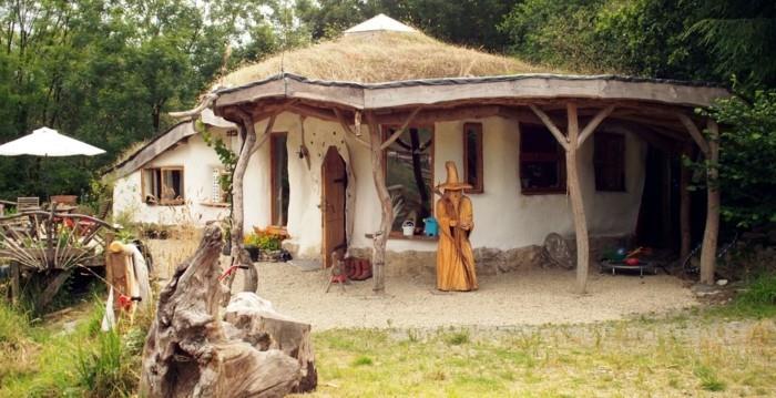 eco house mud house hobbit house kestävä rakennus