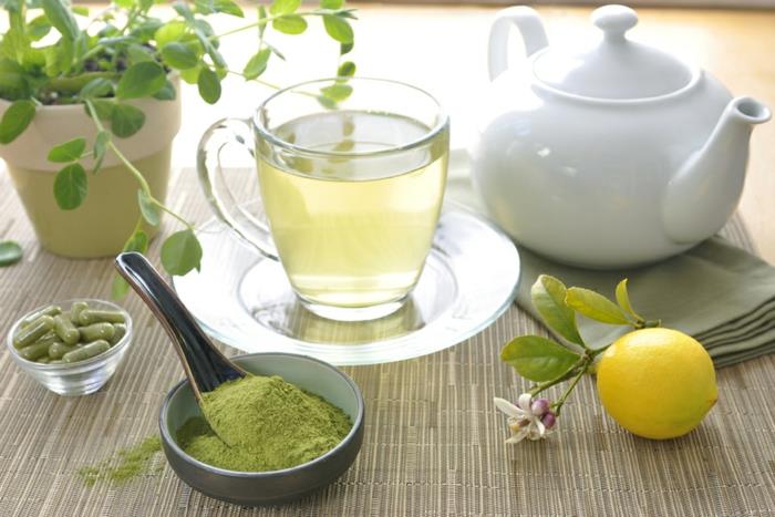 Moringajauheen valmistaminen terveellistä teetä