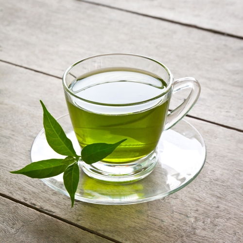 Grøn te at drikke til vægttab