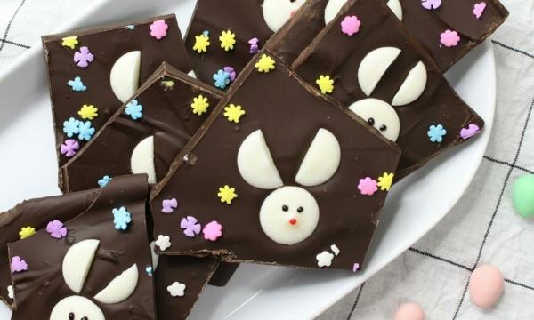Pääsiäispuput valmistavat särkyneen suklaan itse pääsiäiseksi