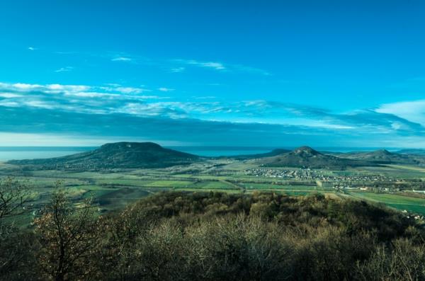 balaton järvi maisema vuoret tulivuoret