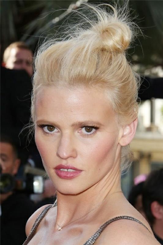 romanttiset hiustenleikkaukset julkkikset Lara Stone