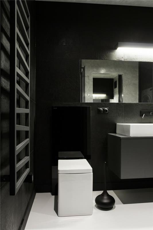musta seinän väri kylpyhuoneen kalustus valkoinen lattia