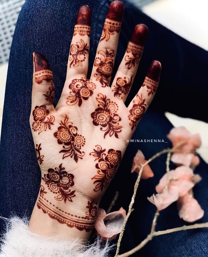 Stilfuldt Khaleeji Mehndi Design