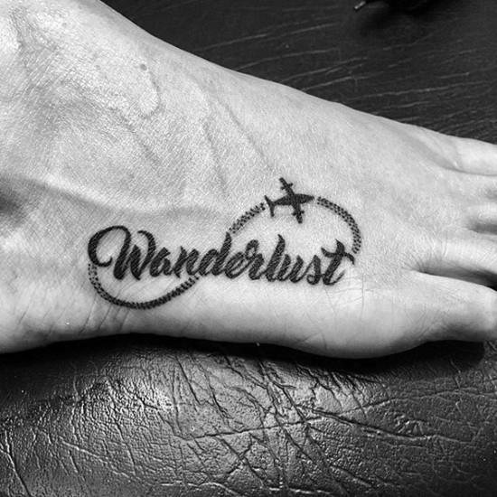 Wanderlust -tatuointiideoita jalalla