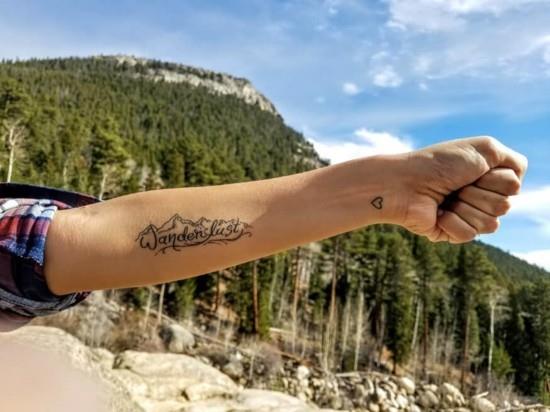 wanderlust tatuointiideoita kyynärvarren ranne sydän