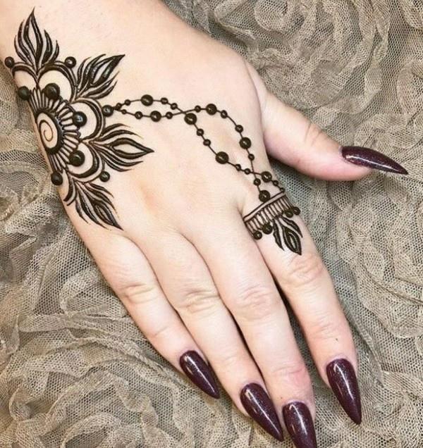 kaunis henna tatuointi ideoita kukka